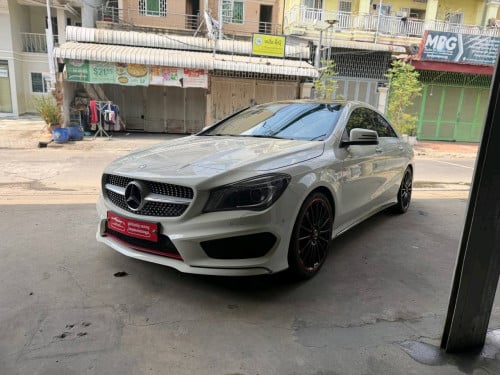 MERCEDES CLA2015