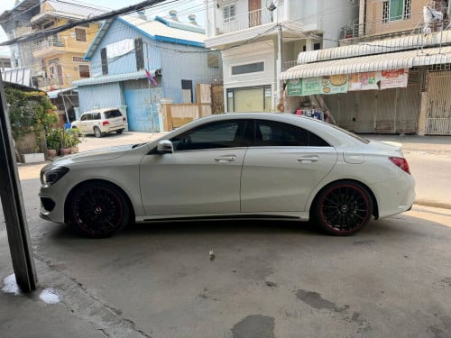 MERCEDES CLA2015