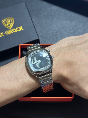 Millennium Retro Style Men's Quartz Watch