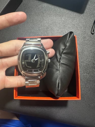 Millennium Retro Style Men's Quartz Watch