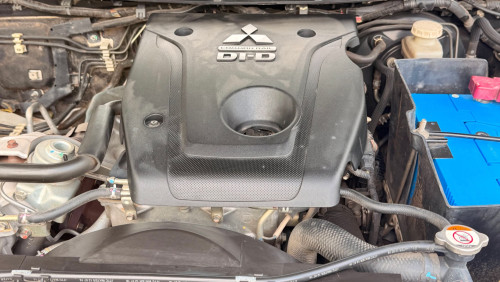 Mitsubishi pajero sport 017