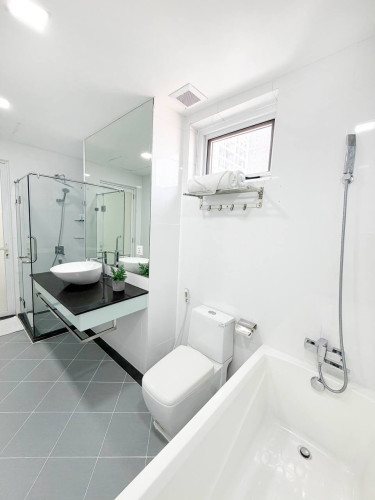 Modern Apartment 2 Bedrooms For Rent in BKK1