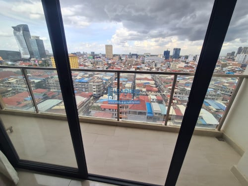 N1002 | Modern Condo 1 Bedroom with Pool and Gym For Rent