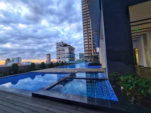N1002 | Modern Condo 1 Bedroom with Pool and Gym For Rent