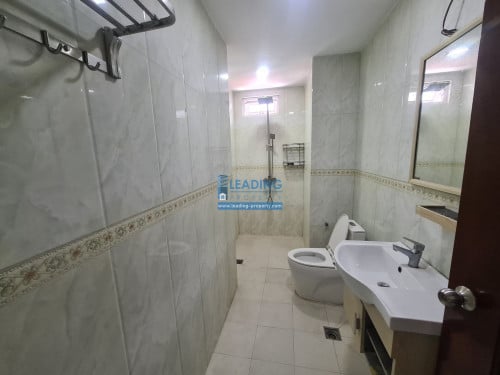 N971 | Elevator Western 1 Bedroom Apartment For Rent Near Russian Market Free Wifi