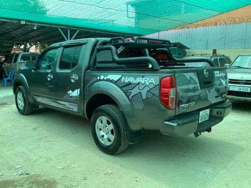 Nissan frontier 05 ប៉ុង2 ឡានស្អាត