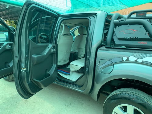 Nissan frontier 05 ប៉ុង2 ឡានស្អាត