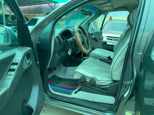 Nissan frontier 05 ប៉ុង2 ឡានស្អាត