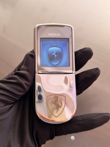 Nokia 8800 Sirocco Ferrari Edition