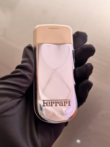 Nokia 8800 Sirocco Ferrari Edition