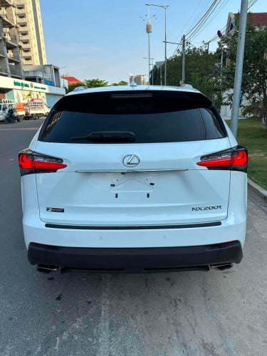NX200t 2017 F Sport ប៉ុង2 (6ប៊ូតុង)
