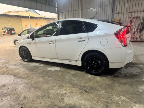 Prius 013 OPTION 3 ABS តែមសឡានស៊ីនមួយជុំទិញដាច់បង់រំលស់25ខេត្តក្រុង