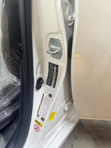 Prius 013 OPTION 3 ABS តែមសឡានស៊ីនមួយជុំទិញដាច់បង់រំលស់25ខេត្តក្រុង