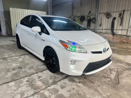 Prius 013 OPTION 3 ABS តែមសឡានស៊ីនមួយជុំទិញដាច់បង់រំលស់25ខេត្តក្រុង