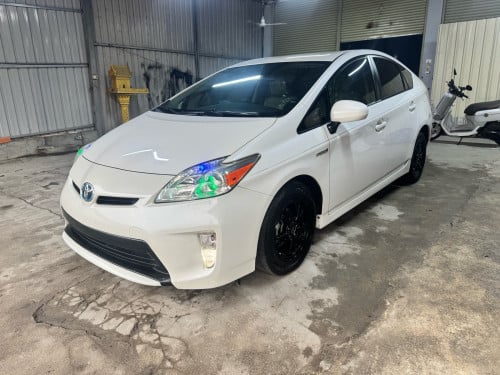 Prius 013 OPTION 3 ABS តែមសឡានស៊ីនមួយជុំទិញដាច់បង់រំលស់25ខេត្តក្រុង