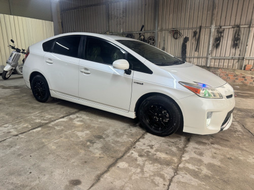 Prius 013 OPTION 3 ABS តែមសឡានស៊ីនមួយជុំទិញដាច់បង់រំលស់25ខេត្តក្រុង