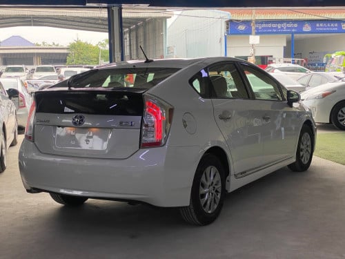 Prius 013 option 3 plug in សូម ចុចលីងខាងក្រោមដើម្បើសួរពត៍មានបន្ថែម