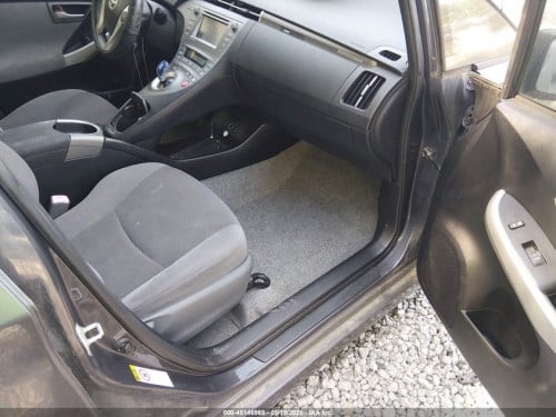 Prius 013 plug in សាង $16,300