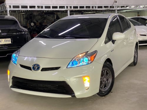 Prius 014 option 2 ម៉ាយសុីនតែ9មុឺនម៉ាយសូម ចុចលីងខាងក្រោមដើម្បើសួរពត៍មានបន្ថែម
