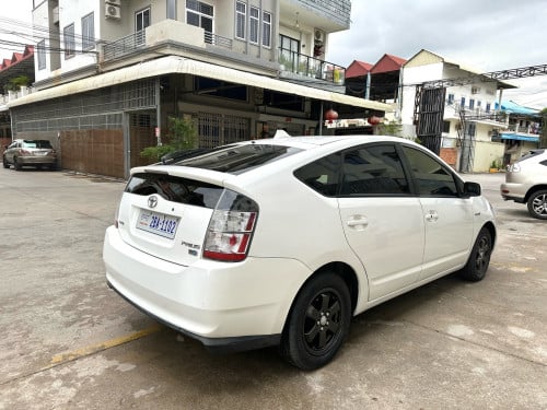 Prius 04 Hfull ពណ៍ស ក្នុងលឿង ឡានស្អាត ពិន្ទុខ្ពស់59 ម្ចាស់ផ្ទាល់លក់ដូរសេរី
