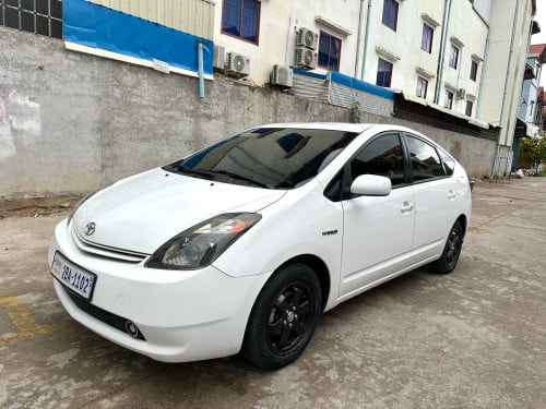 Prius 04 Hfull ពណ៍ស ក្នុងលឿង ឡានស្អាត ពិន្ទុខ្ពស់59 ម្ចាស់ផ្ទាល់លក់ដូរសេរី