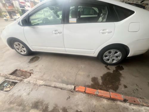 Prius 2005 full option