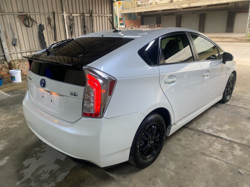 Prius 2013 Option 03