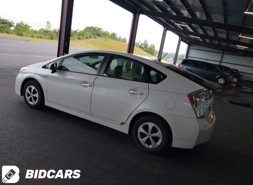 Prius 2013 Option 2 ក្នុងស ឡាននៅរដ្ឋ GA អត់ច្រេះ