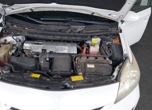 Prius 2013 Option 2 ក្នុងស ឡាននៅរដ្ឋ GA អត់ច្រេះ