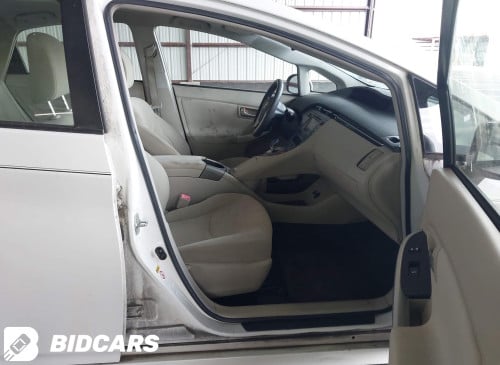 Prius 2013 Option 2 ក្នុងស ឡាននៅរដ្ឋ GA អត់ច្រេះ