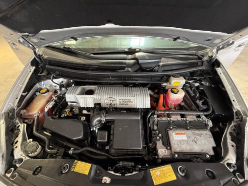 Prius 2013 Option 4 ក្នុងស ឡានថ្មី