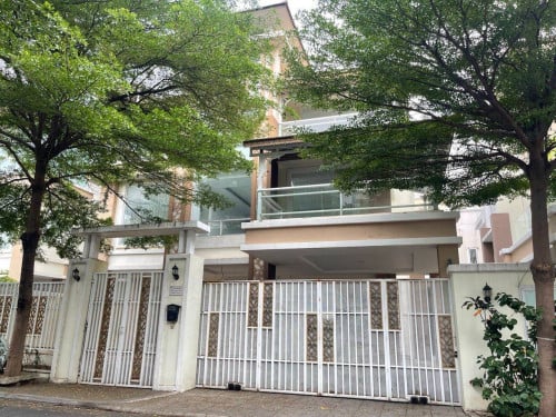 Queen villa for rent at borey Orkide