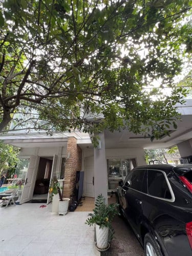 Queen Villa with Pool for rent