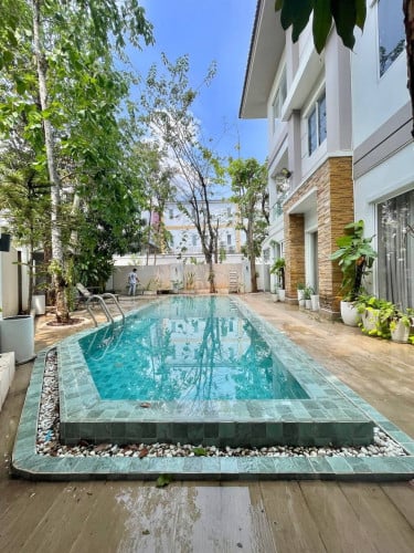 Queen Villa with Pool for rent