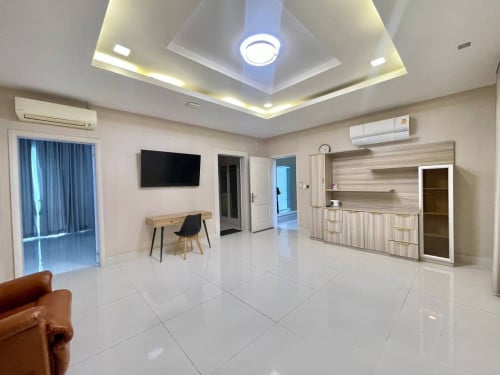 Queen Villa with Pool for rent