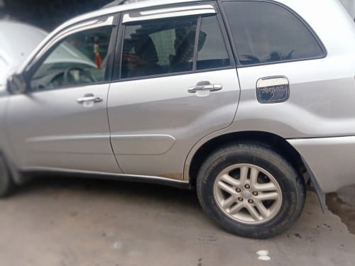 rav4 ឆ្នាំ2001ប៉ុងមួយ
