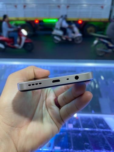 Realme C33 ក្រុមហ៊ុន​ Ram​ 4G+4G / 64G ស្អាត99%