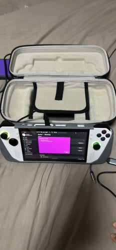 ROG Ally Z1 Extreme 512GB M2 Free bag free case