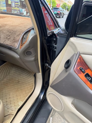 RX 300/ 99 មានពន្ឋ័ អត់បុក 5800$ ហាមត