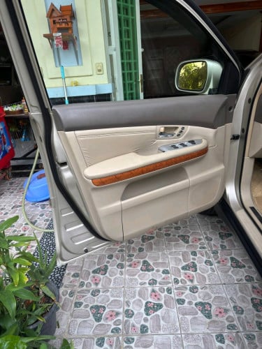 RX330 ឆ្នាំ05ប៉ុង1ប្រើថែនៅថ្មីស្អាត