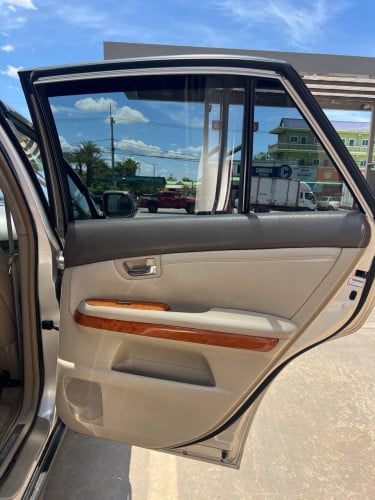 Rx330 2004 ប៉ុង1 half full