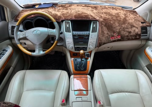 RX350 ឆ្នាំ​ 2007 p1​ ក្រោមក្រដាស់ពន្ធតិចធានាមេឡាន ម៉ាសុីនប្រអប់លេខជេីងក្រោមនៅអេមទាំងអស់