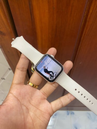 S4 44mm battery 83%