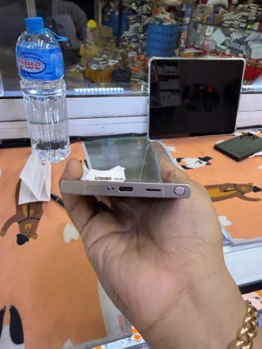 Samsung s24ultra 1TG ក្រុមហ៊ុន sim2
