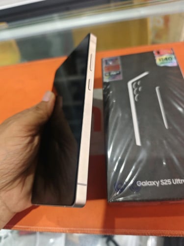 Samsung S25 Ultra (ក្រុមហ៊ុន)មួយទឹកស្អាត 99%