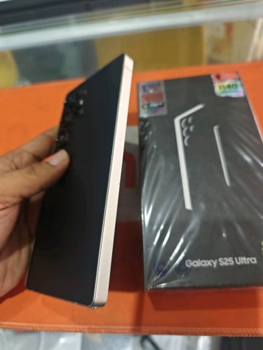 Samsung S25 Ultra (ក្រុមហ៊ុន)មួយទឹកស្អាត 99%