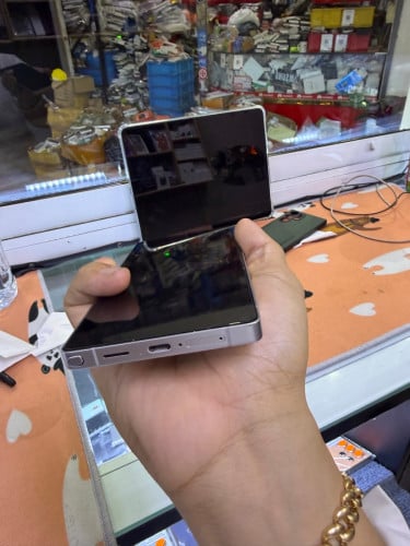 Samsung S25ultra 256G sim2 ក្រុមហ៊ុន