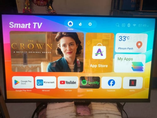 Samsung smart TV 32 inch crystal
