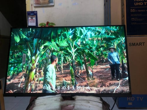 Samsung smart TV 32 inch crystal