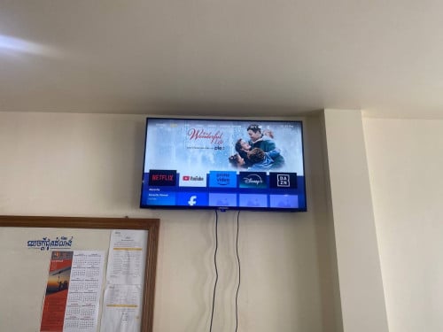 Samsung smart TV 46 inch crystal